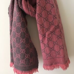 Gucci wool scarf